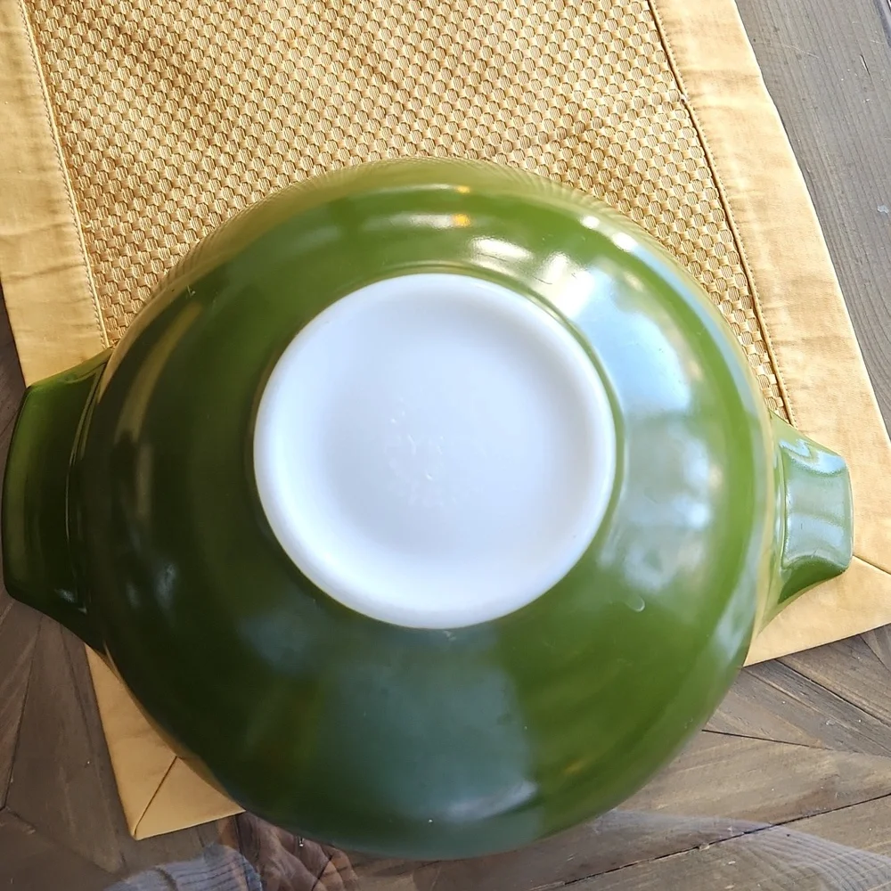 Pyrex 444 Avacado Green Verde Mixing Bowl 4 Quart Made In USA